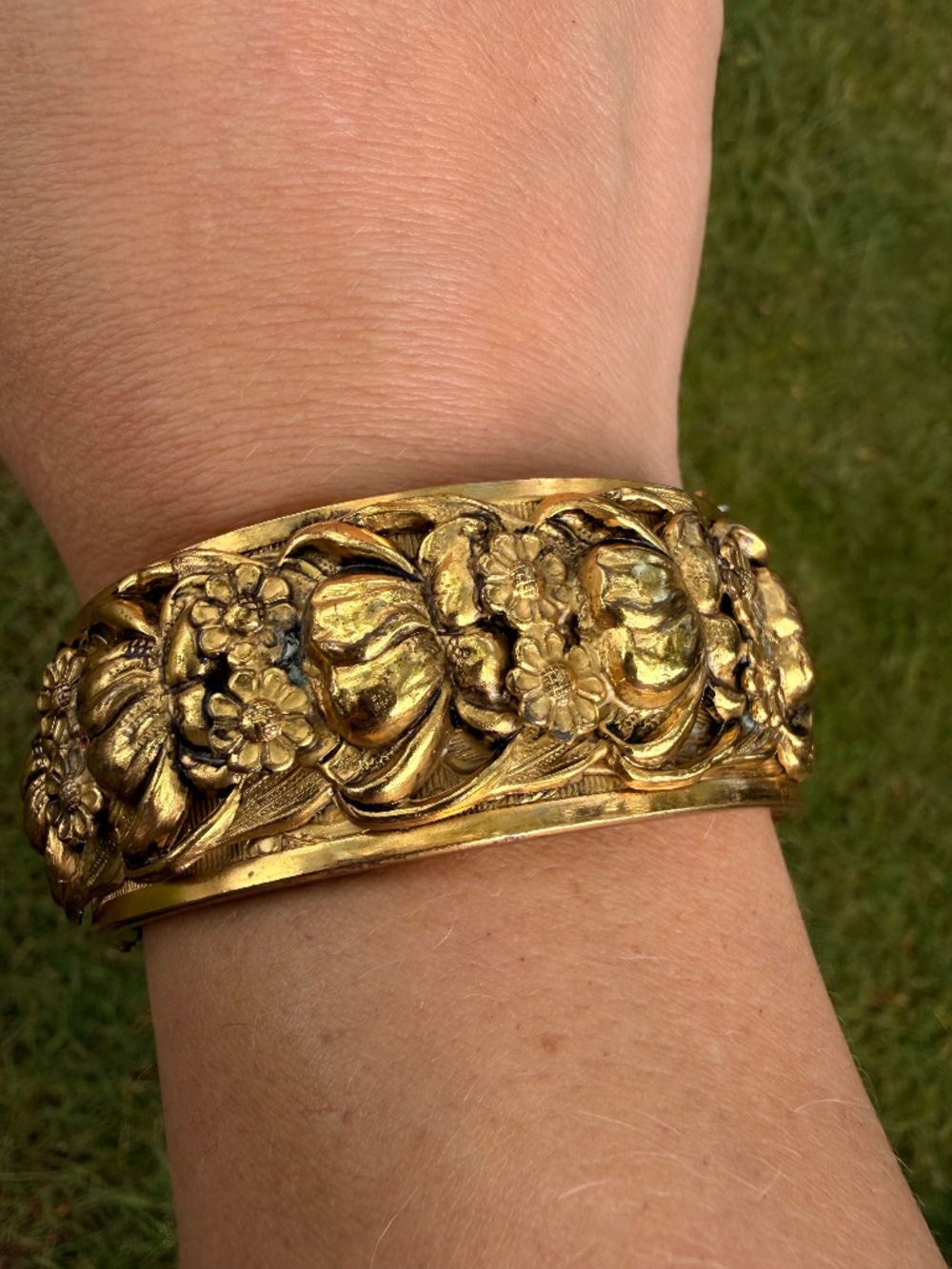 Vintage Etched Gold Tone Bangle Bracelet Floral Brass Hinged Safety Chain.